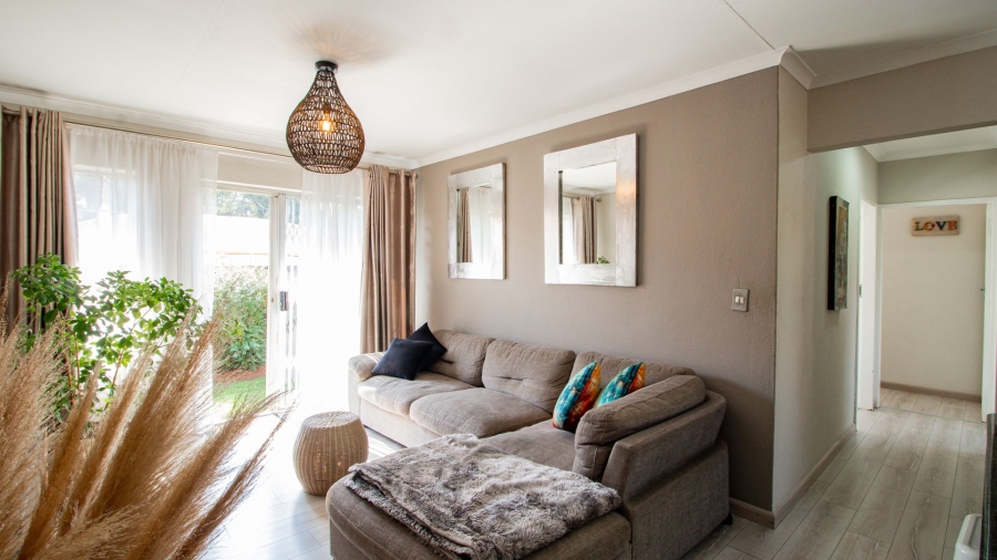 2 Bedroom Property for Sale in Glen Marais Gauteng
