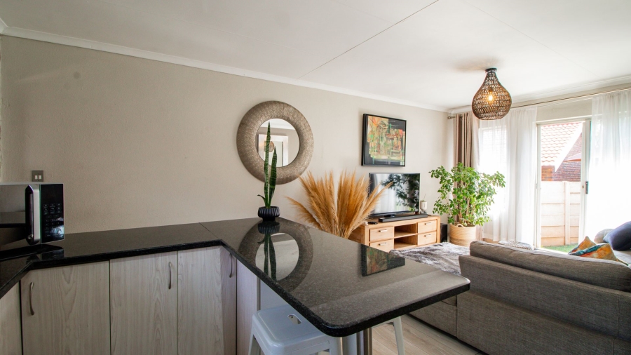 2 Bedroom Property for Sale in Glen Marais Gauteng