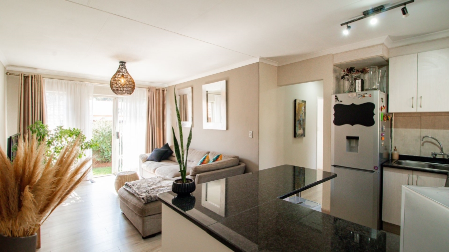 2 Bedroom Property for Sale in Glen Marais Gauteng