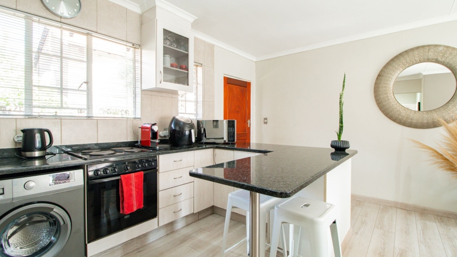 2 Bedroom Property for Sale in Glen Marais Gauteng