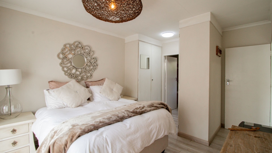 2 Bedroom Property for Sale in Glen Marais Gauteng