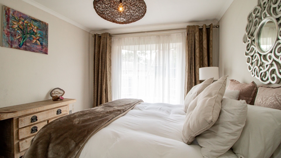 2 Bedroom Property for Sale in Glen Marais Gauteng