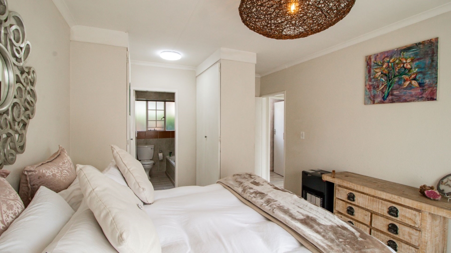2 Bedroom Property for Sale in Glen Marais Gauteng