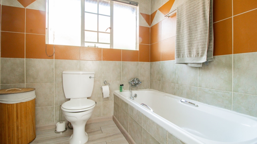 2 Bedroom Property for Sale in Glen Marais Gauteng