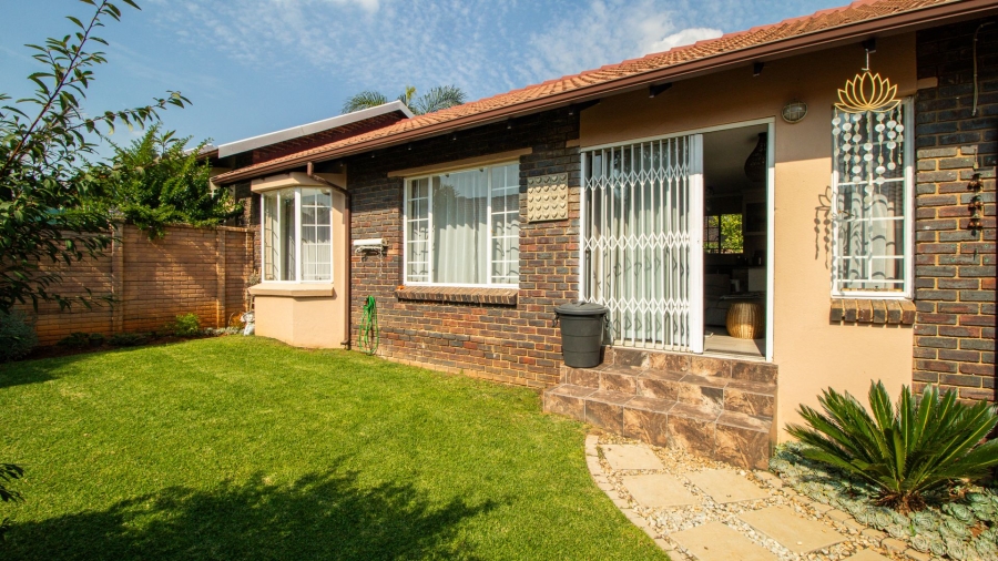 2 Bedroom Property for Sale in Glen Marais Gauteng