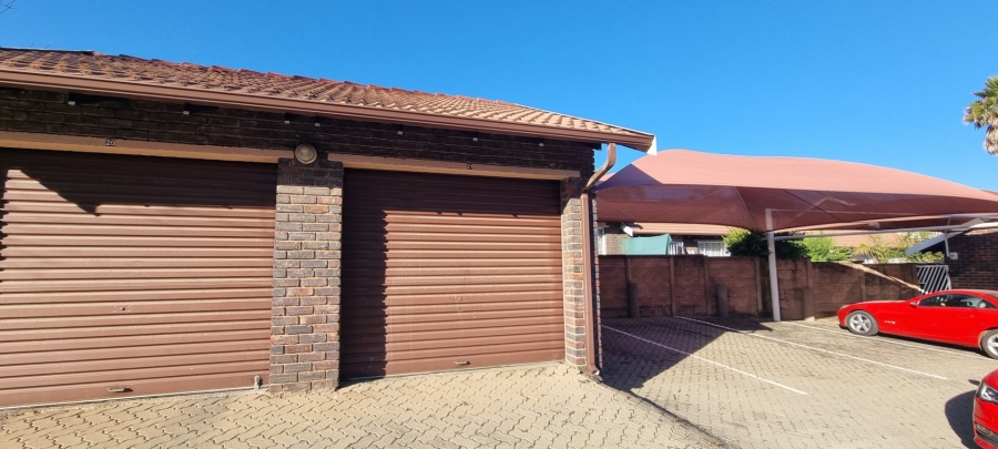 2 Bedroom Property for Sale in Glen Marais Gauteng