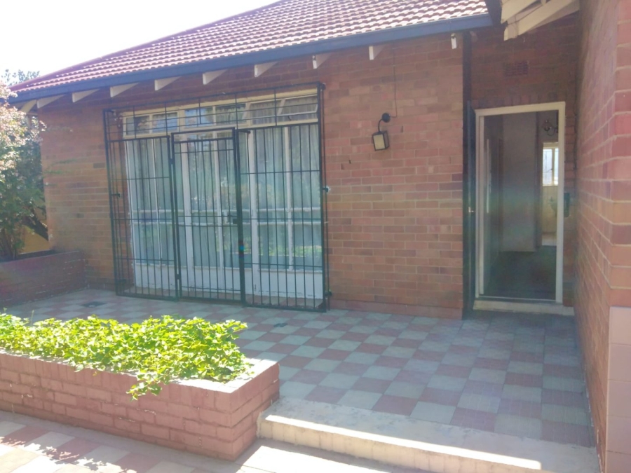 3 Bedroom Property for Sale in Robertsham Gauteng