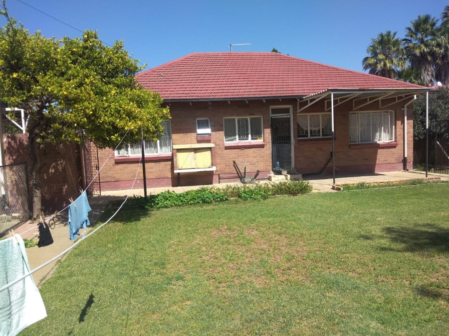 3 Bedroom Property for Sale in Robertsham Gauteng