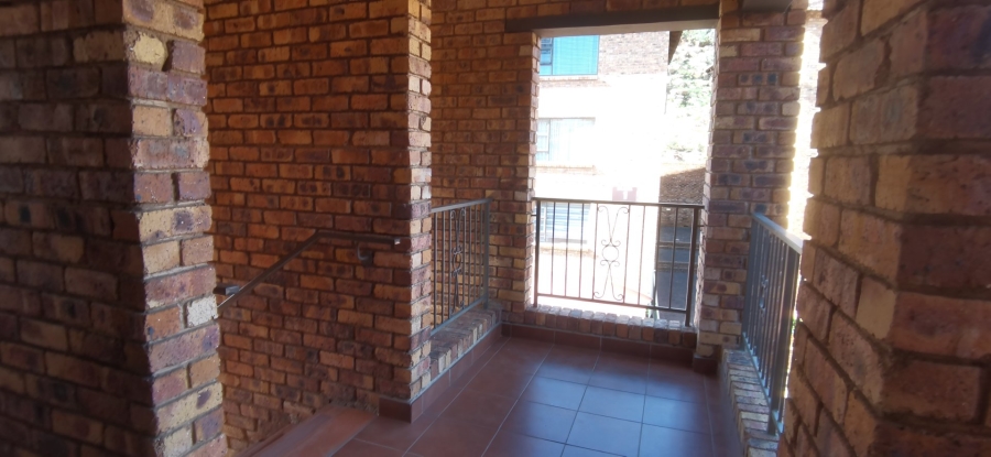 2 Bedroom Property for Sale in Winchester Hills Gauteng
