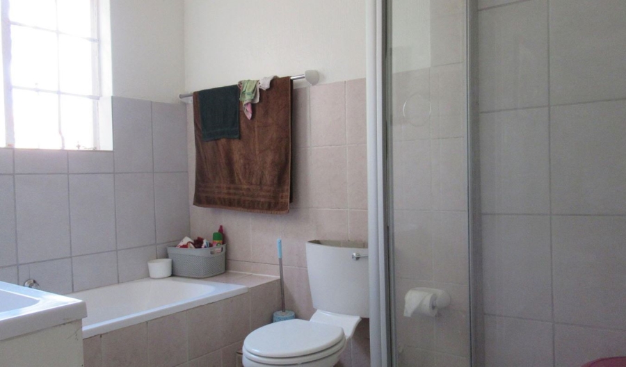 2 Bedroom Property for Sale in Wilgeheuwel Gauteng