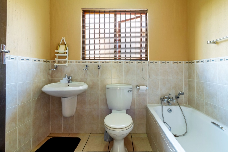 3 Bedroom Property for Sale in Sundowner Gauteng