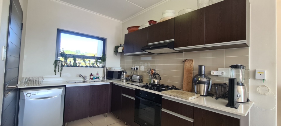 To Let 2 Bedroom Property for Rent in Fourways Gauteng