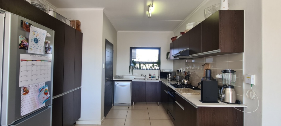 To Let 2 Bedroom Property for Rent in Fourways Gauteng