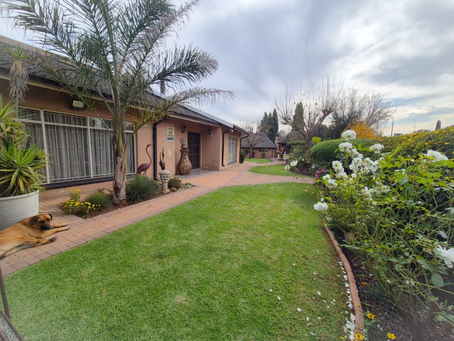 5 Bedroom Property for Sale in Vanderbijlpark SW 5 Gauteng