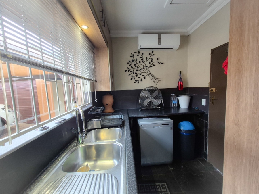 5 Bedroom Property for Sale in Vanderbijlpark SW 5 Gauteng