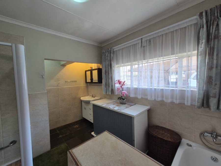 5 Bedroom Property for Sale in Vanderbijlpark SW 5 Gauteng