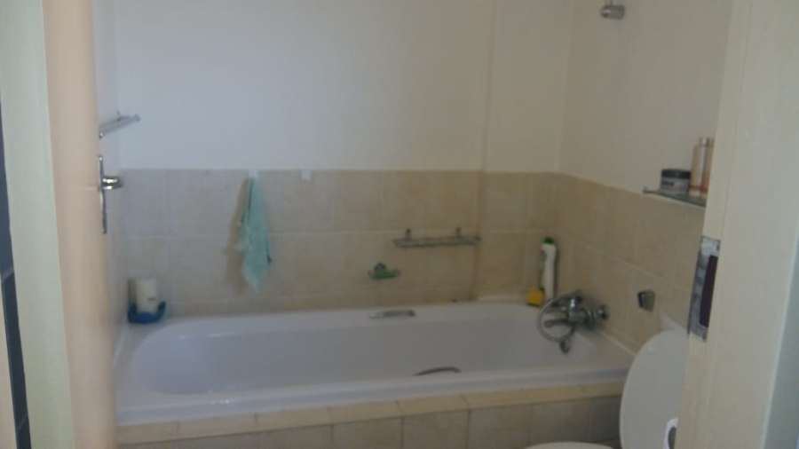 2 Bedroom Property for Sale in Zwartkop Gauteng