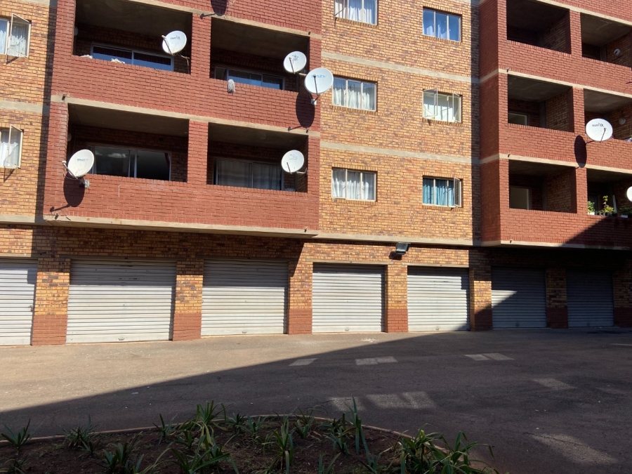 2 Bedroom Property for Sale in Zwartkop Gauteng