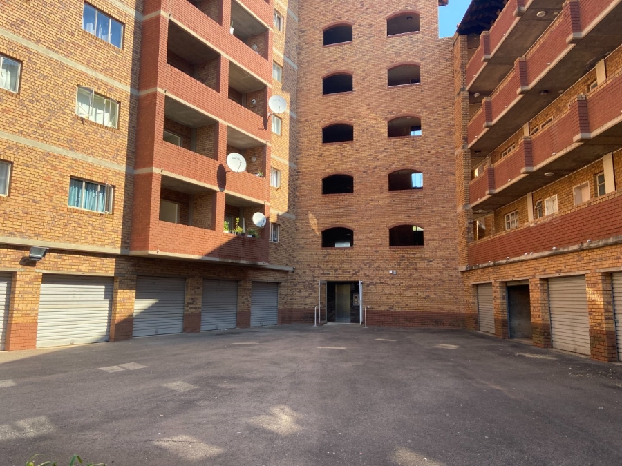 2 Bedroom Property for Sale in Zwartkop Gauteng