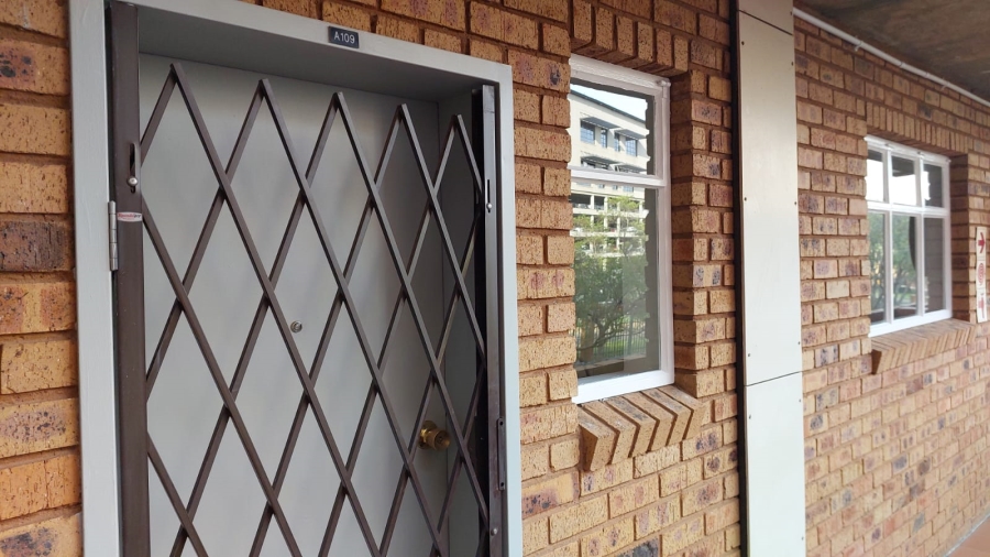 2 Bedroom Property for Sale in Zwartkop Gauteng