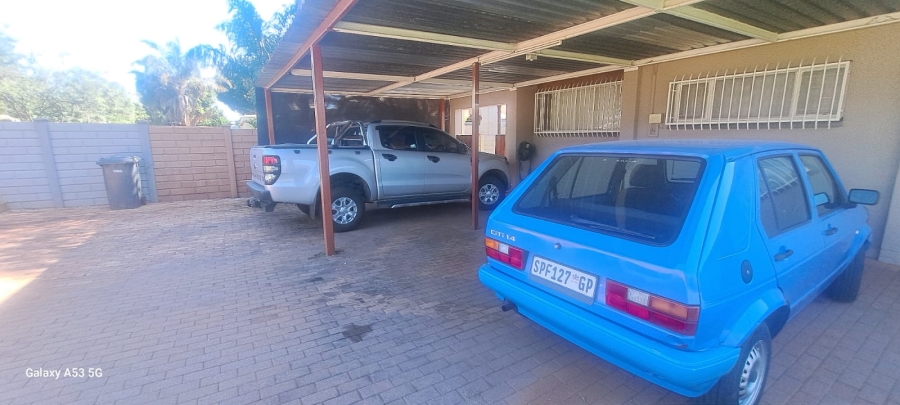 4 Bedroom Property for Sale in Sinoville Gauteng
