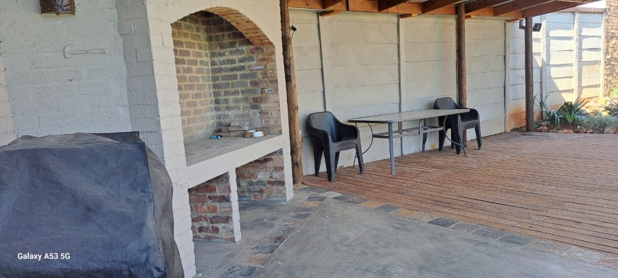 4 Bedroom Property for Sale in Sinoville Gauteng