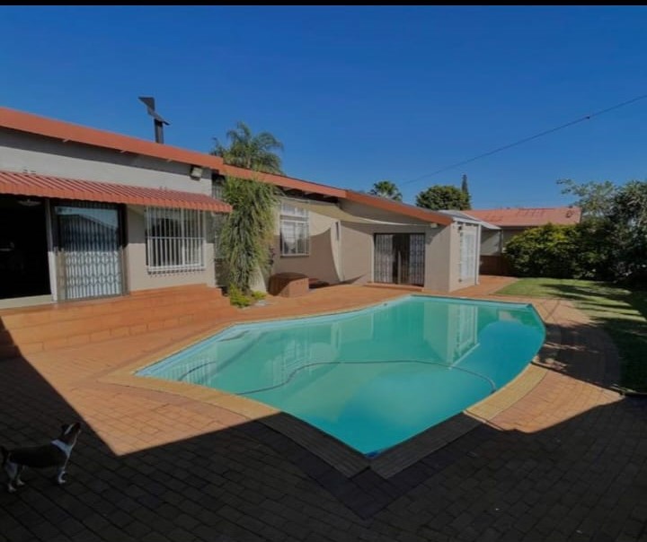 4 Bedroom Property for Sale in Sinoville Gauteng