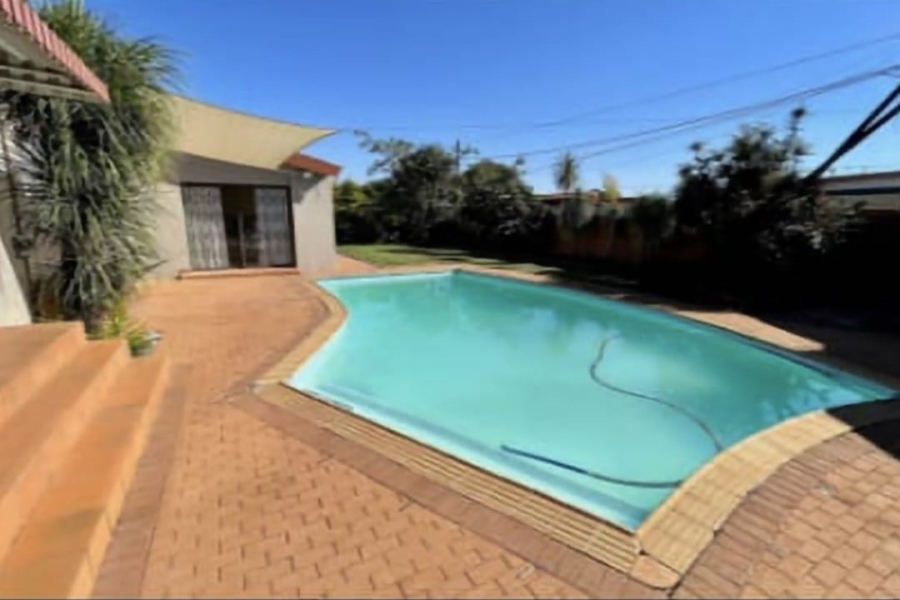 4 Bedroom Property for Sale in Sinoville Gauteng