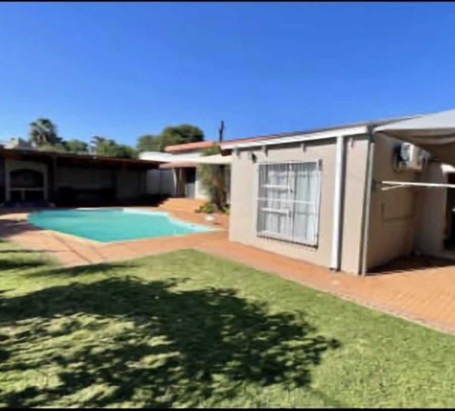 4 Bedroom Property for Sale in Sinoville Gauteng