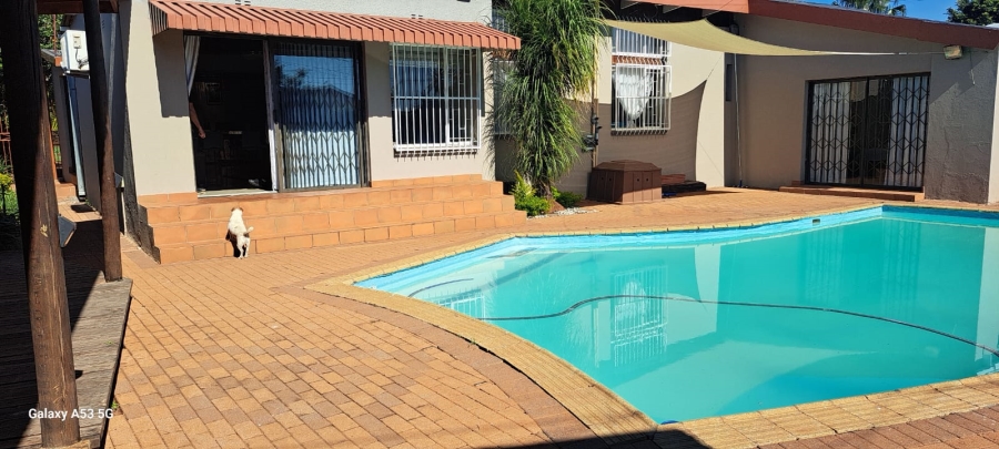 4 Bedroom Property for Sale in Sinoville Gauteng