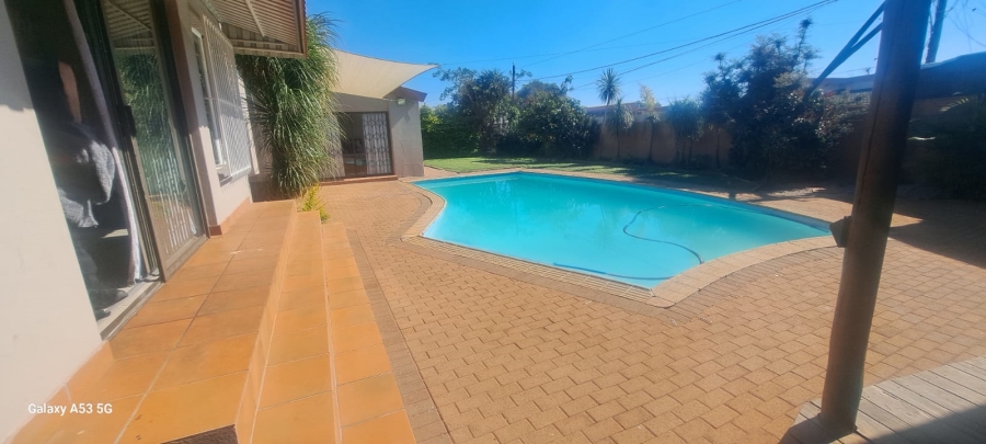 4 Bedroom Property for Sale in Sinoville Gauteng