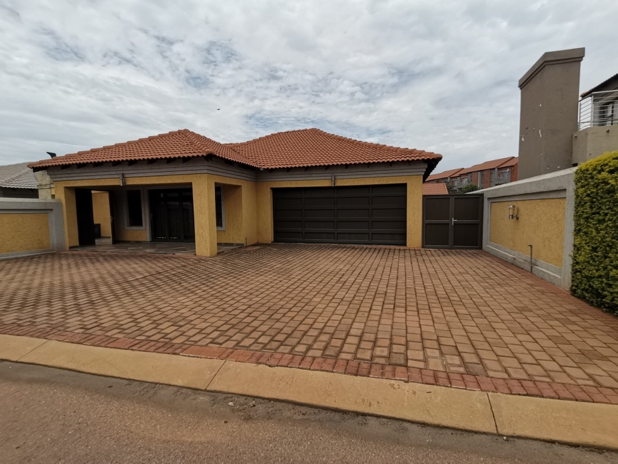 3 Bedroom Property for Sale in The Orchards Gauteng