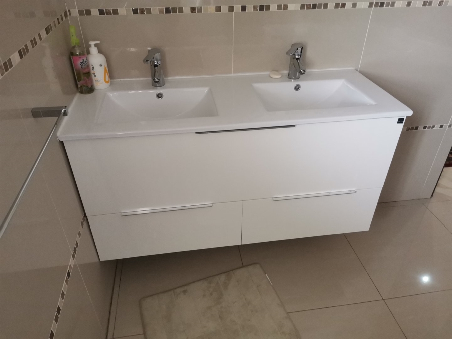 3 Bedroom Property for Sale in The Orchards Gauteng
