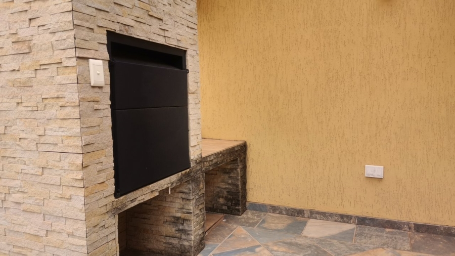 3 Bedroom Property for Sale in The Orchards Gauteng