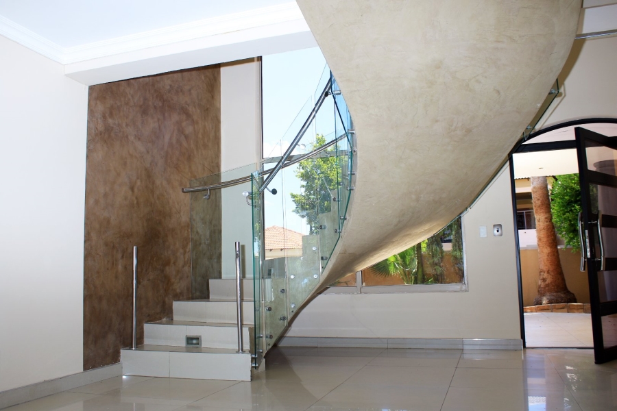 5 Bedroom Property for Sale in Theresa Park Gauteng