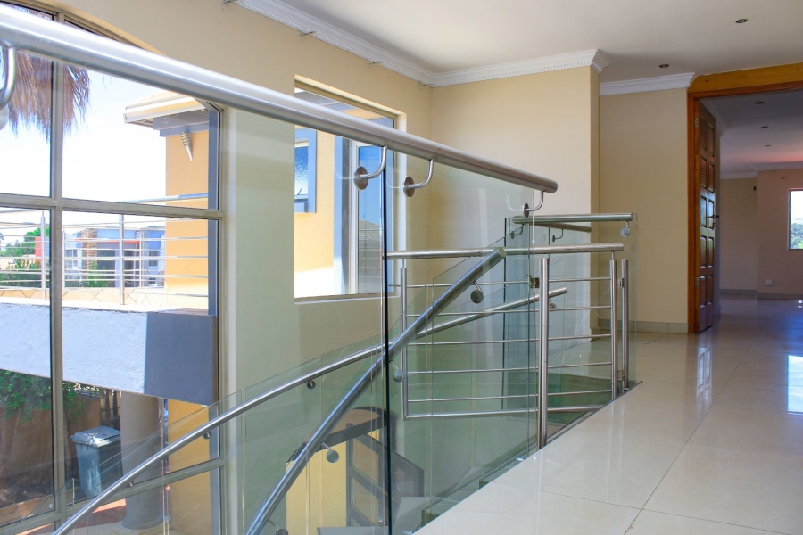 5 Bedroom Property for Sale in Theresa Park Gauteng
