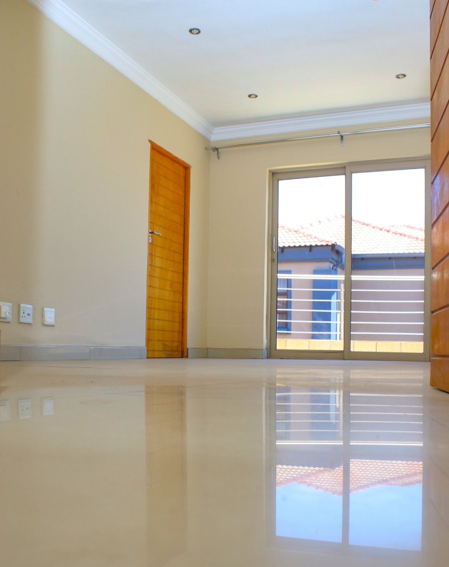 5 Bedroom Property for Sale in Theresa Park Gauteng