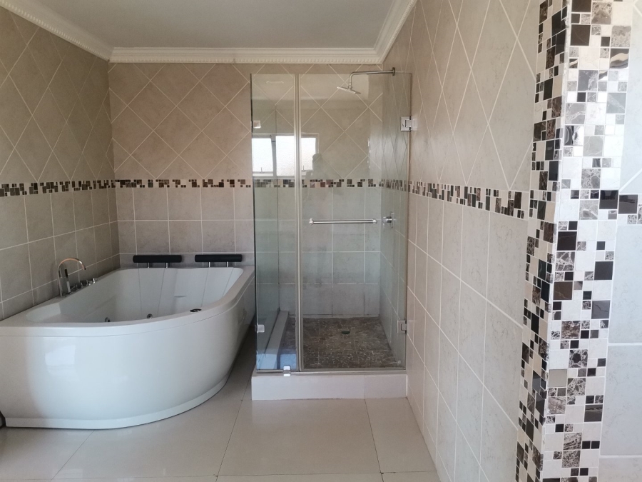 5 Bedroom Property for Sale in Theresa Park Gauteng