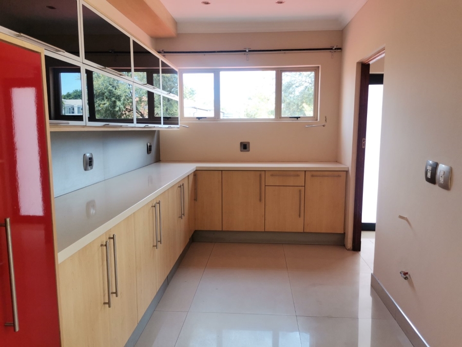 5 Bedroom Property for Sale in Theresa Park Gauteng