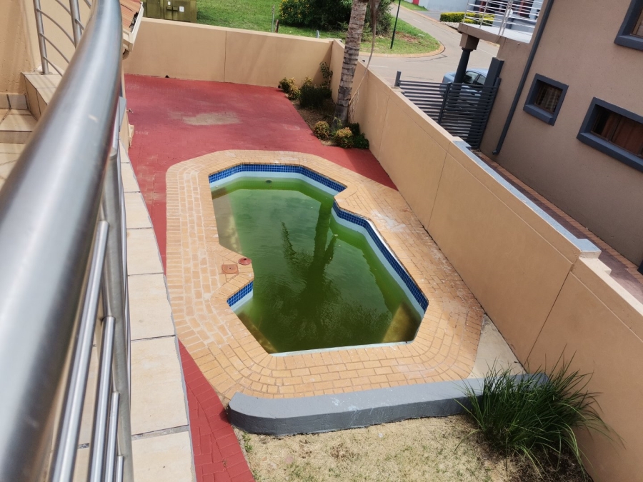 5 Bedroom Property for Sale in Theresa Park Gauteng