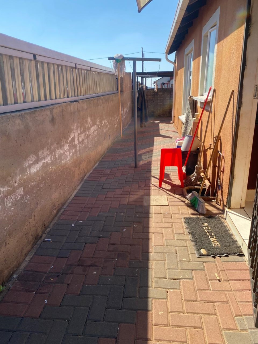  Bedroom Property for Sale in Rosslyn Gauteng