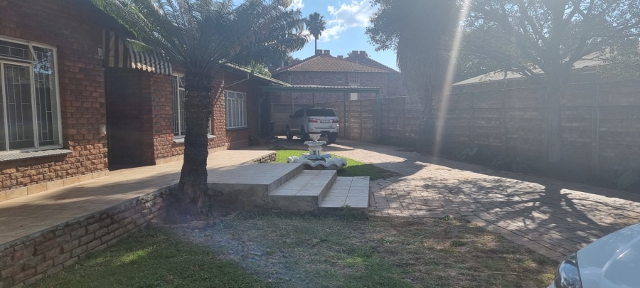 To Let 4 Bedroom Property for Rent in Claremont Gauteng