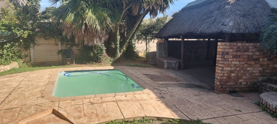 To Let 4 Bedroom Property for Rent in Claremont Gauteng