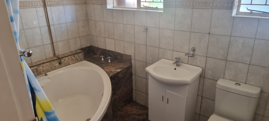 To Let 4 Bedroom Property for Rent in Claremont Gauteng