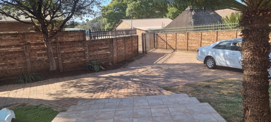 To Let 4 Bedroom Property for Rent in Claremont Gauteng