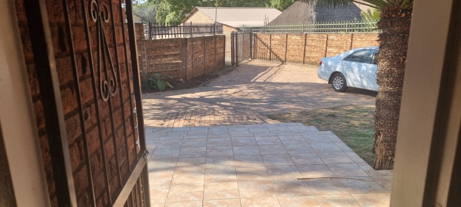 To Let 4 Bedroom Property for Rent in Claremont Gauteng