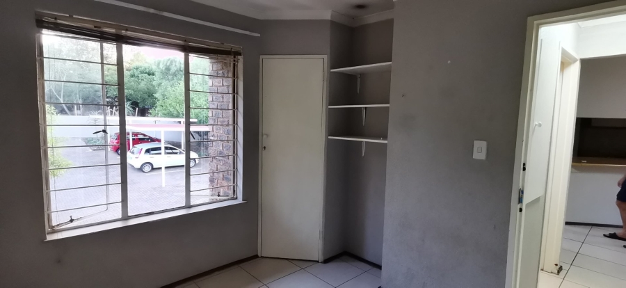 2 Bedroom Property for Sale in Sonneglans Gauteng