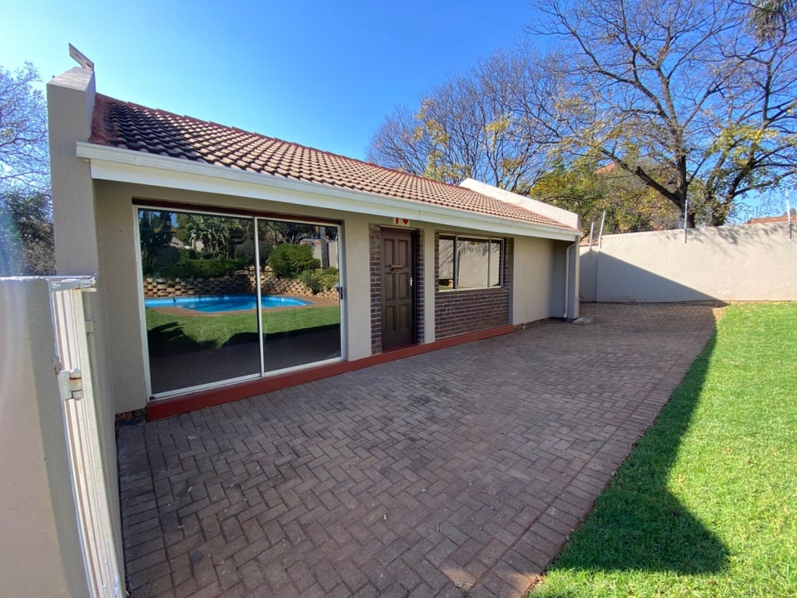 2 Bedroom Property for Sale in Sonneglans Gauteng