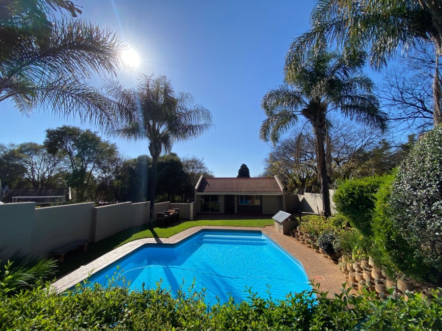 2 Bedroom Property for Sale in Sonneglans Gauteng