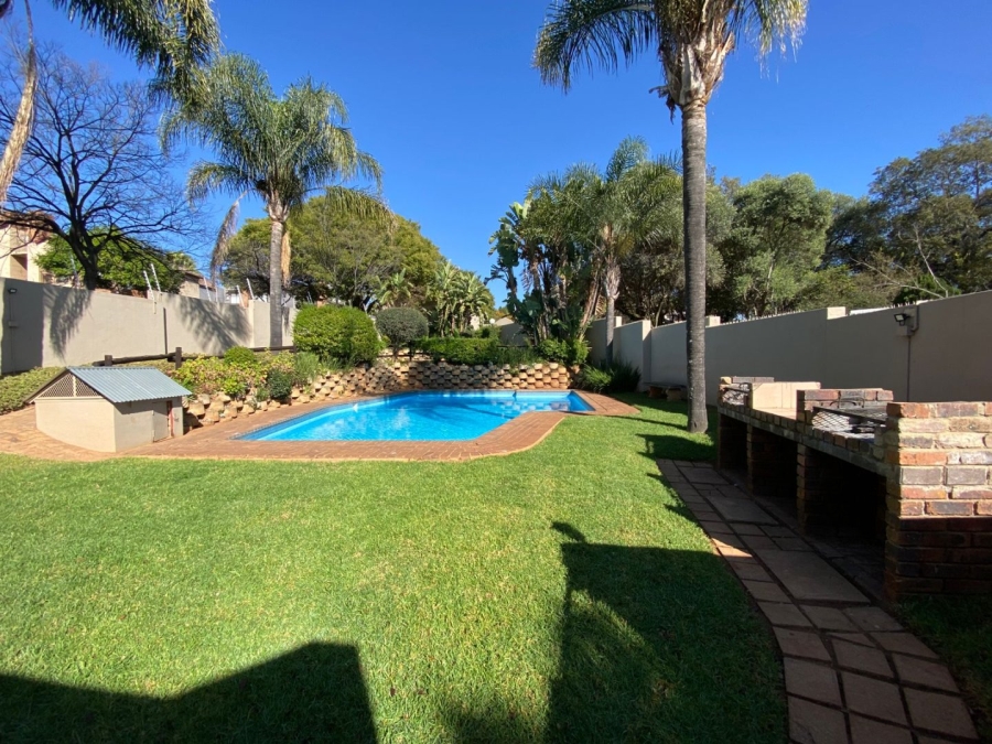 2 Bedroom Property for Sale in Sonneglans Gauteng